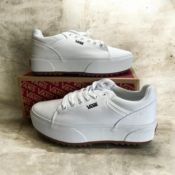 VANS Shoes - NEW Vans white Seldan platform sneaker shoes size 10